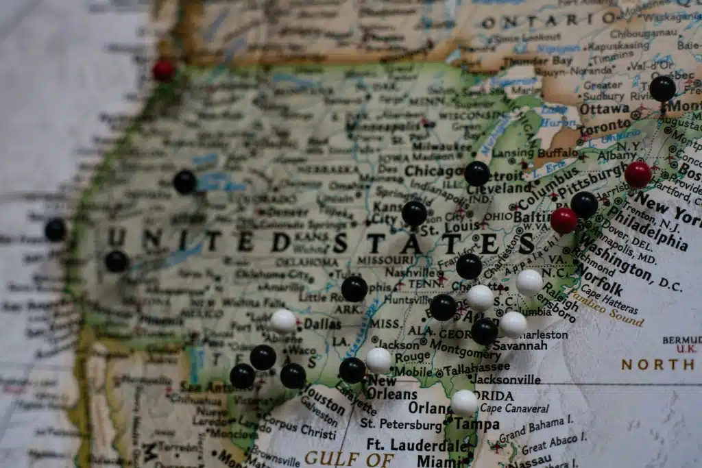 How a PEO Simplifies HR for Kansas City Small Businesses Expanding Regionally