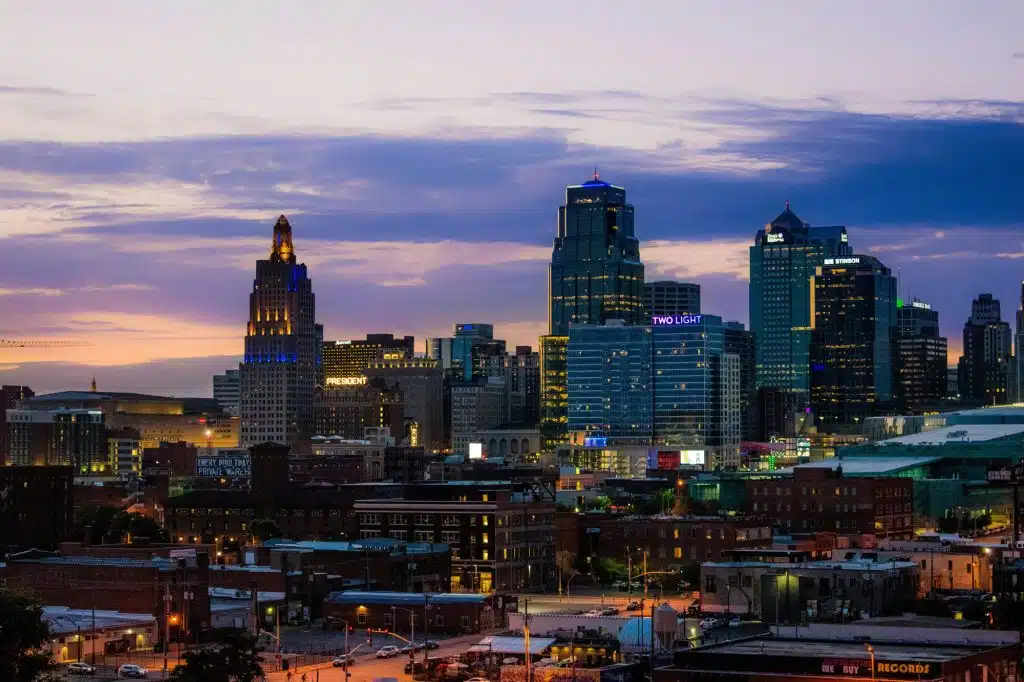 How a PEO Saves Costs for Kansas City Professional Services Firms